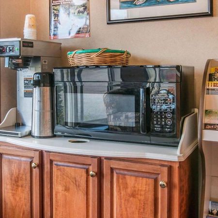 Econo Lodge Bayview ماكيناو سيتي المظهر الخارجي الصورة