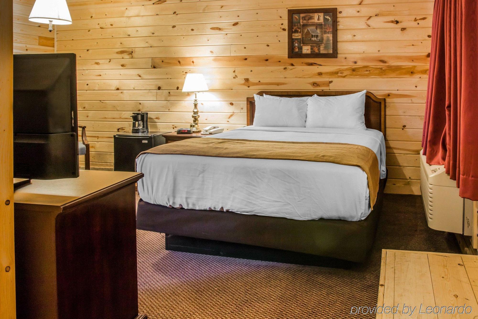 Econo Lodge Bayview ماكيناو سيتي المظهر الخارجي الصورة