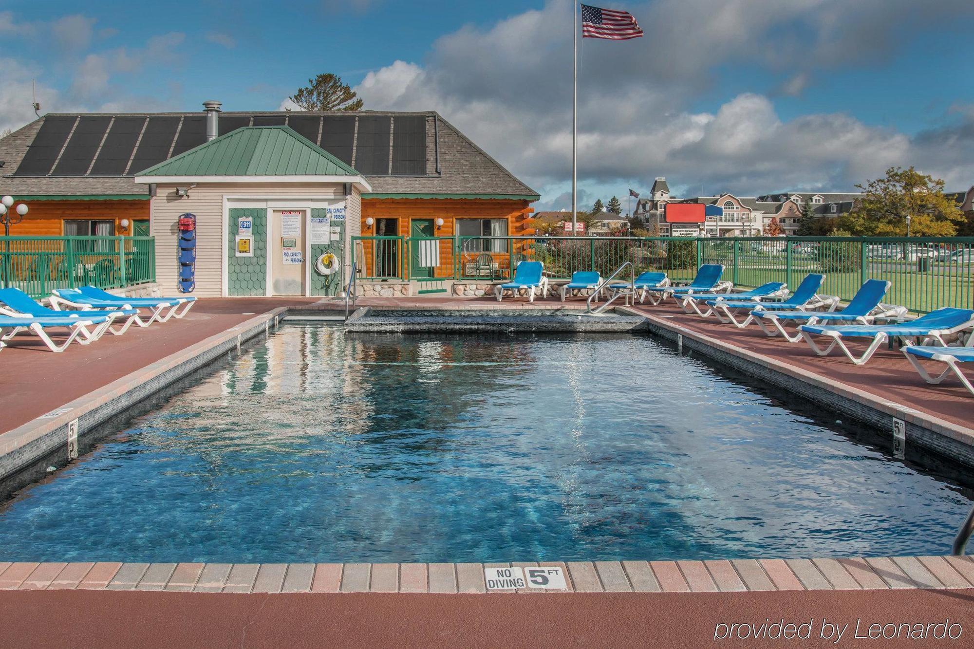 Econo Lodge Bayview ماكيناو سيتي المظهر الخارجي الصورة