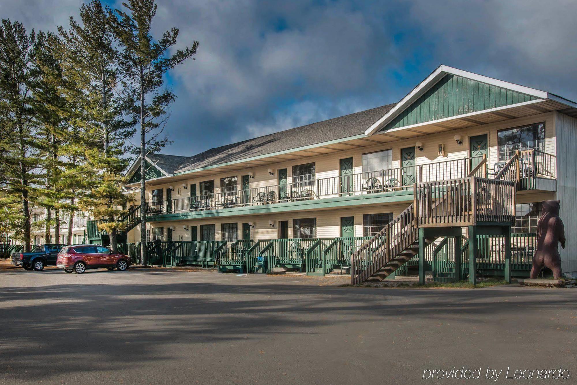 Econo Lodge Bayview ماكيناو سيتي المظهر الخارجي الصورة