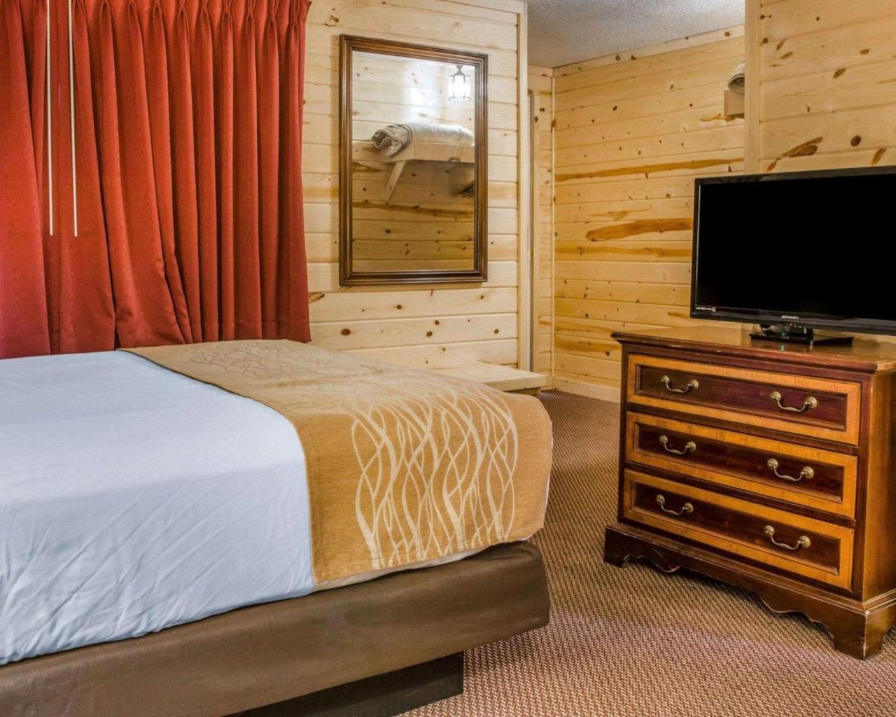 Econo Lodge Bayview ماكيناو سيتي المظهر الخارجي الصورة