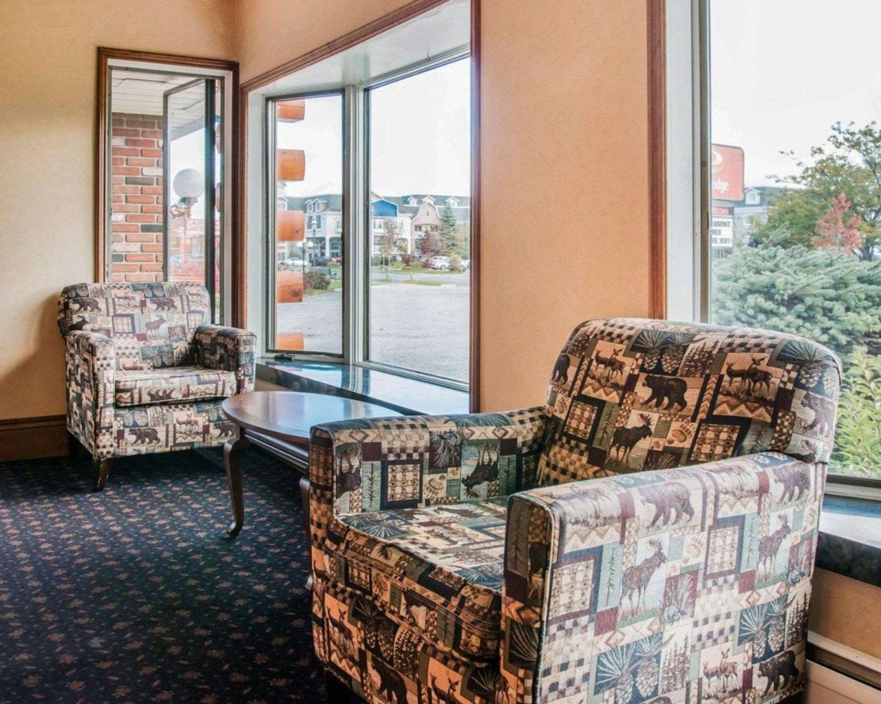 Econo Lodge Bayview ماكيناو سيتي المظهر الخارجي الصورة