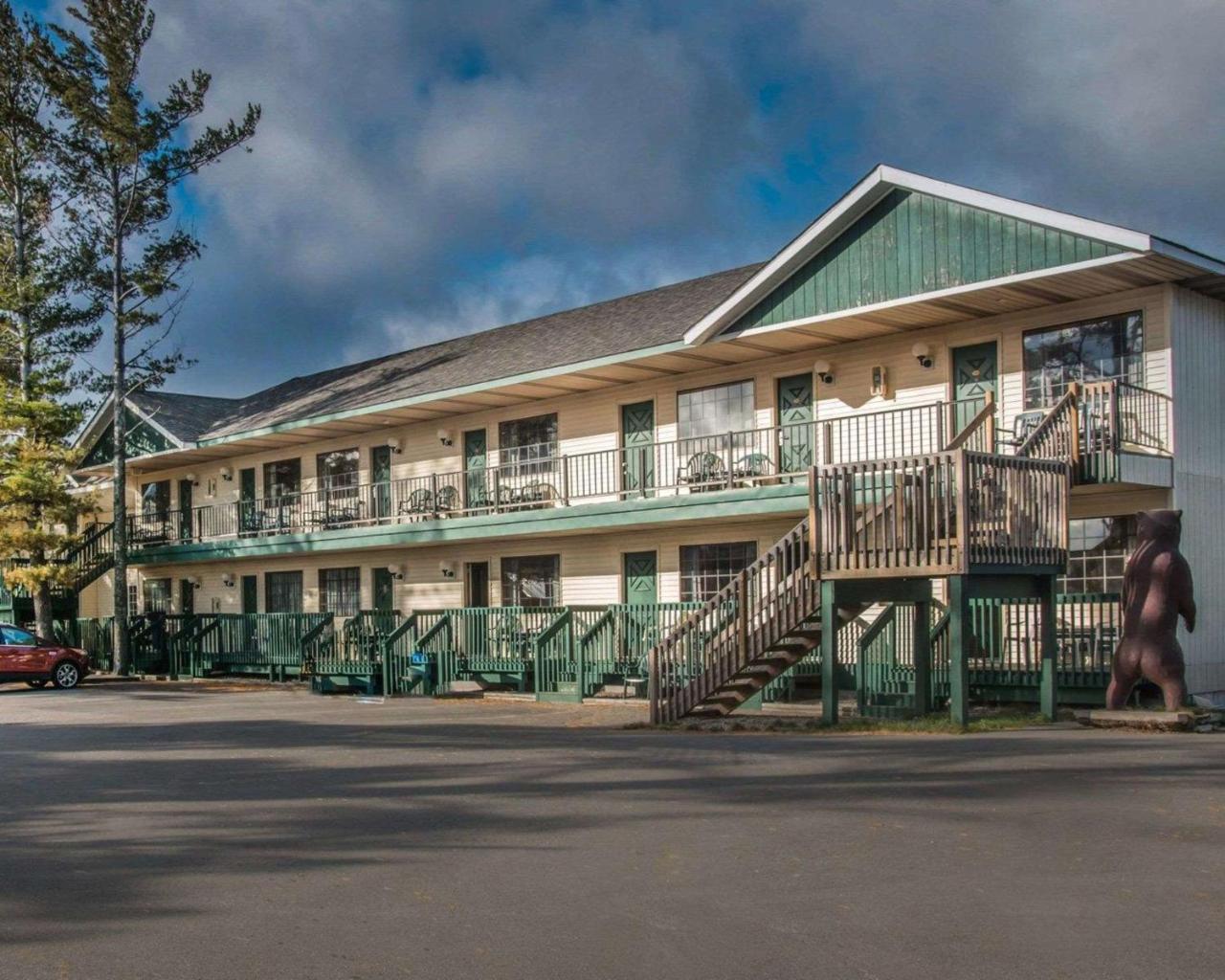 Econo Lodge Bayview ماكيناو سيتي المظهر الخارجي الصورة